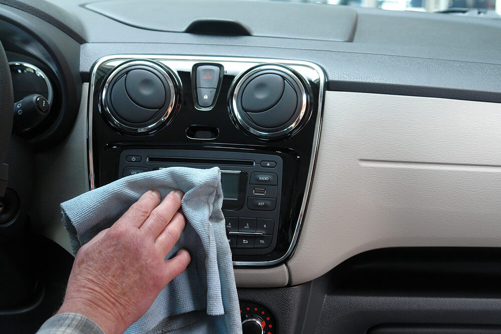 What Is The Best Cleaner For Car Dashboard